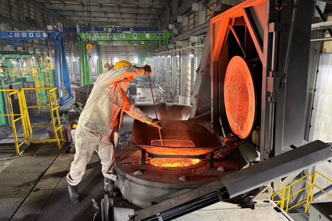 ハイブリッド体制の具体例